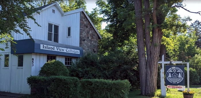 Island View Cottages (Bay Bank Motel) - Web Listing (newer photo)